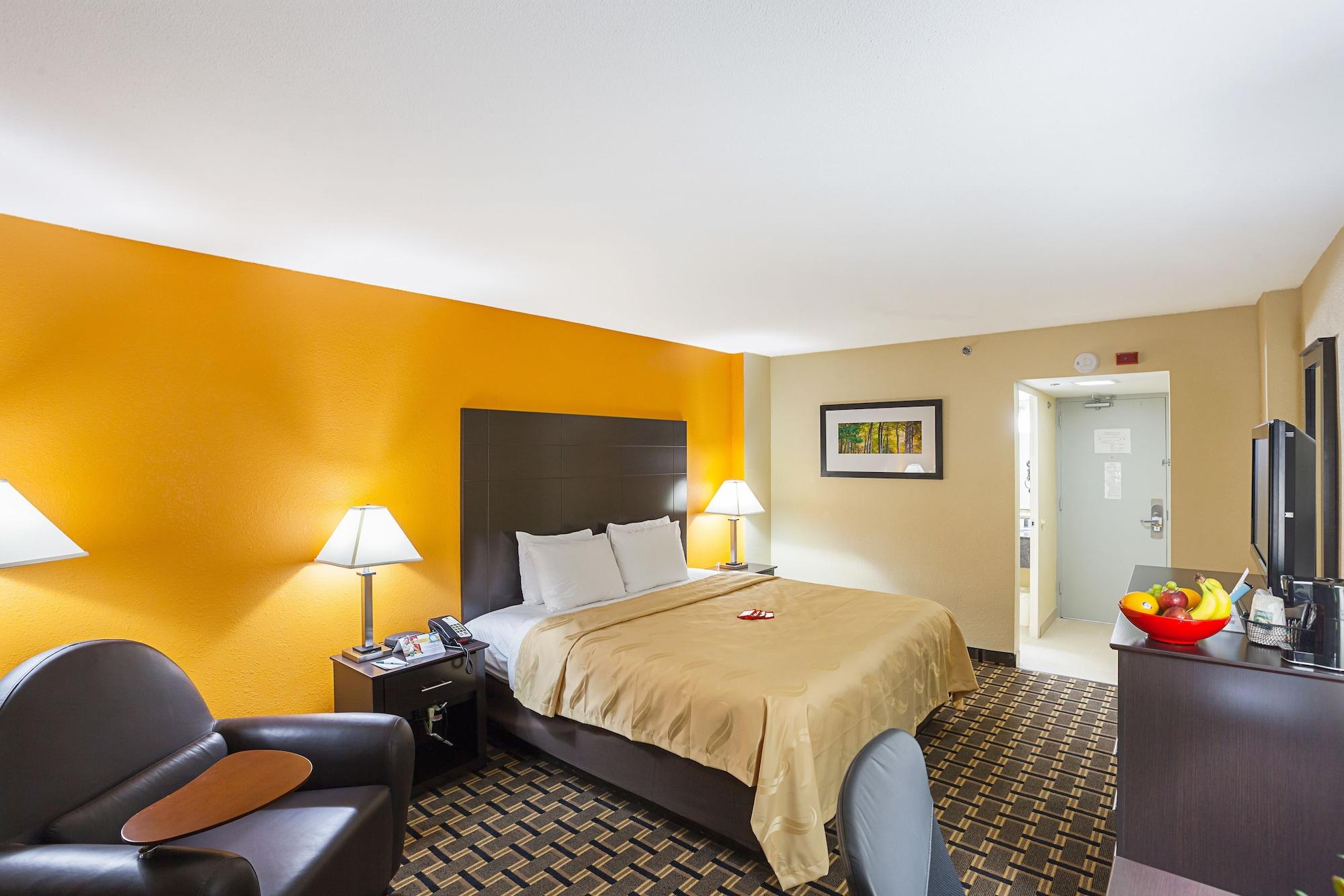Quality Inn & Suites Cincinnati Exterior foto