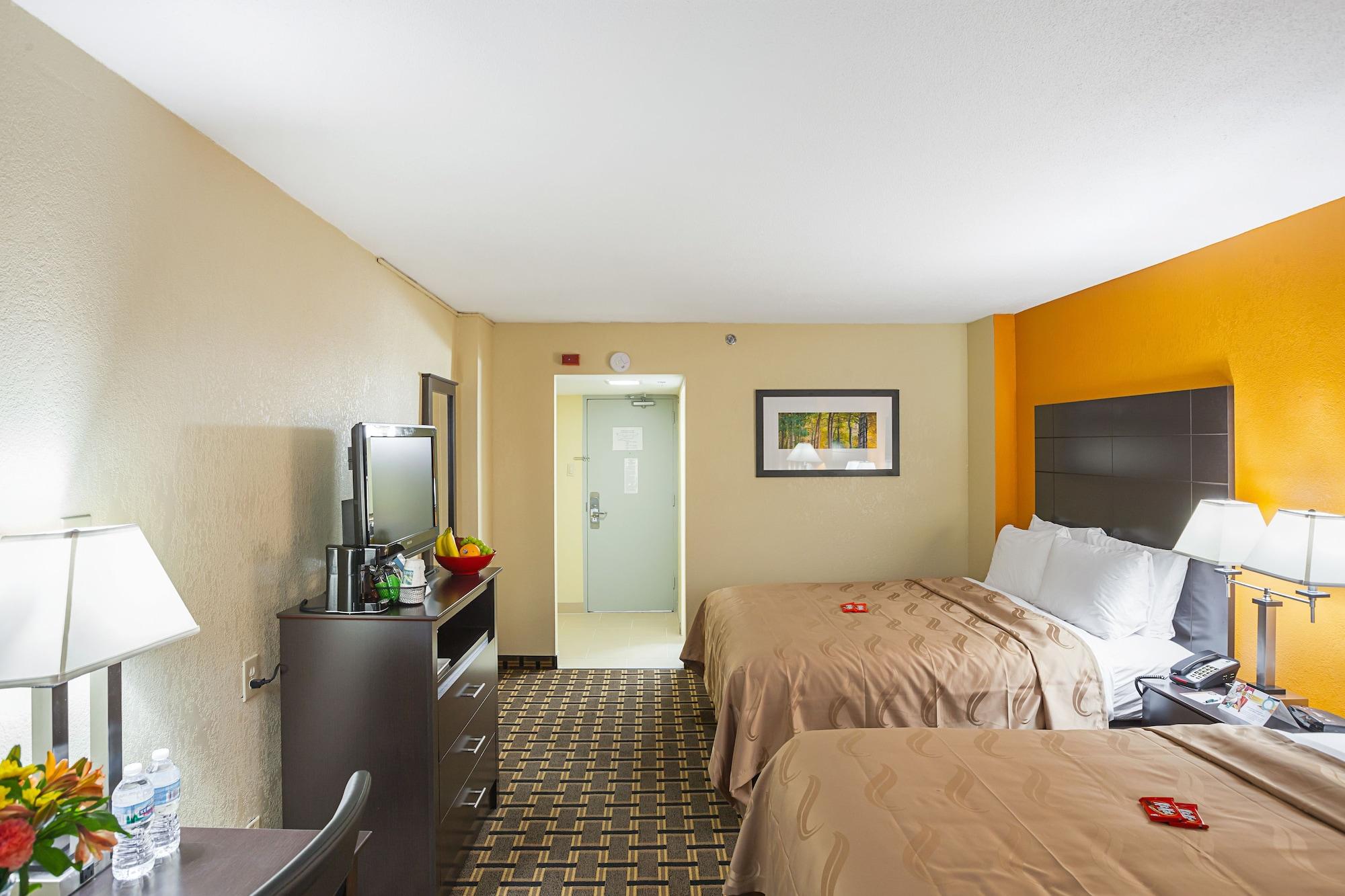 Quality Inn & Suites Cincinnati Exterior foto