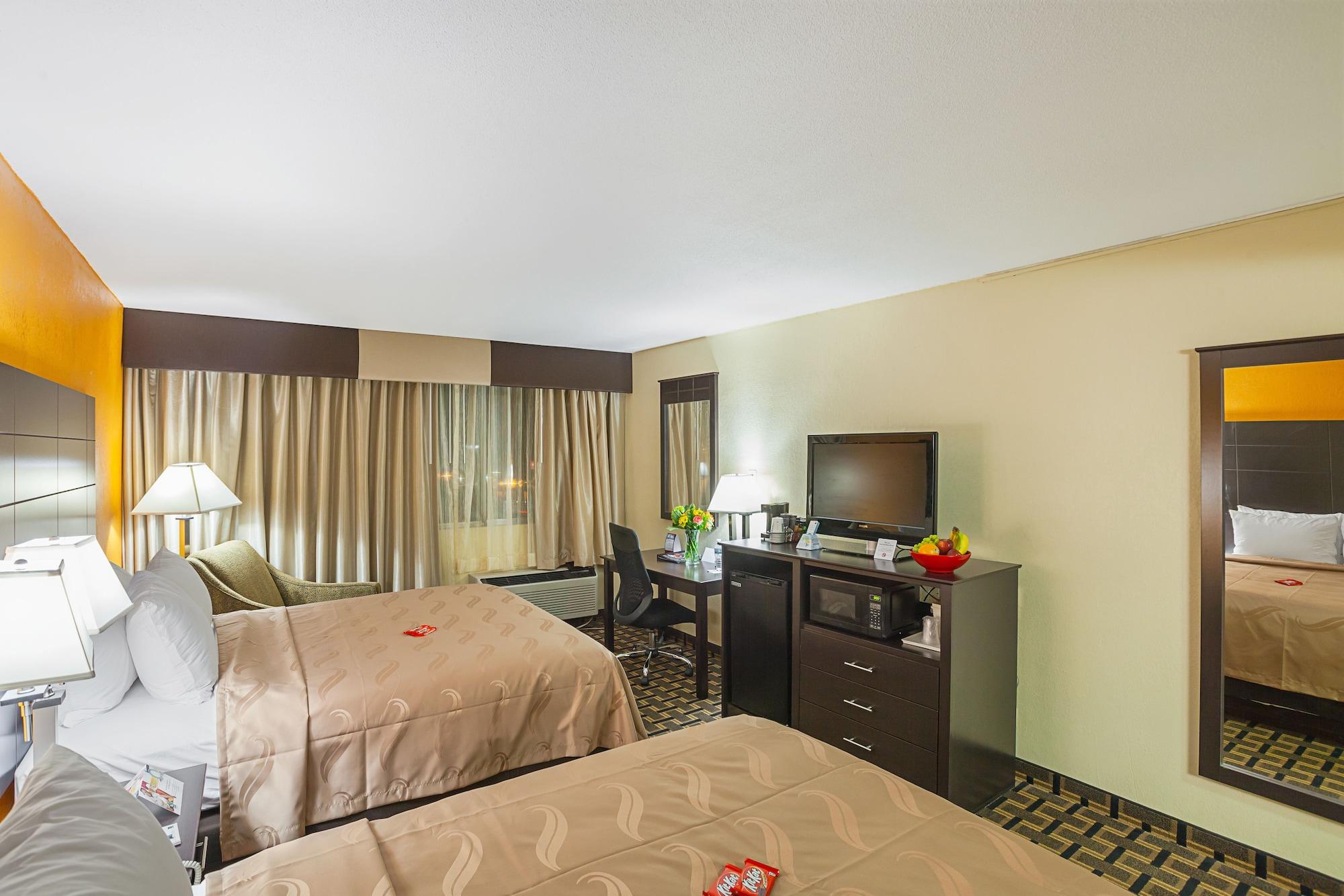 Quality Inn & Suites Cincinnati Exterior foto