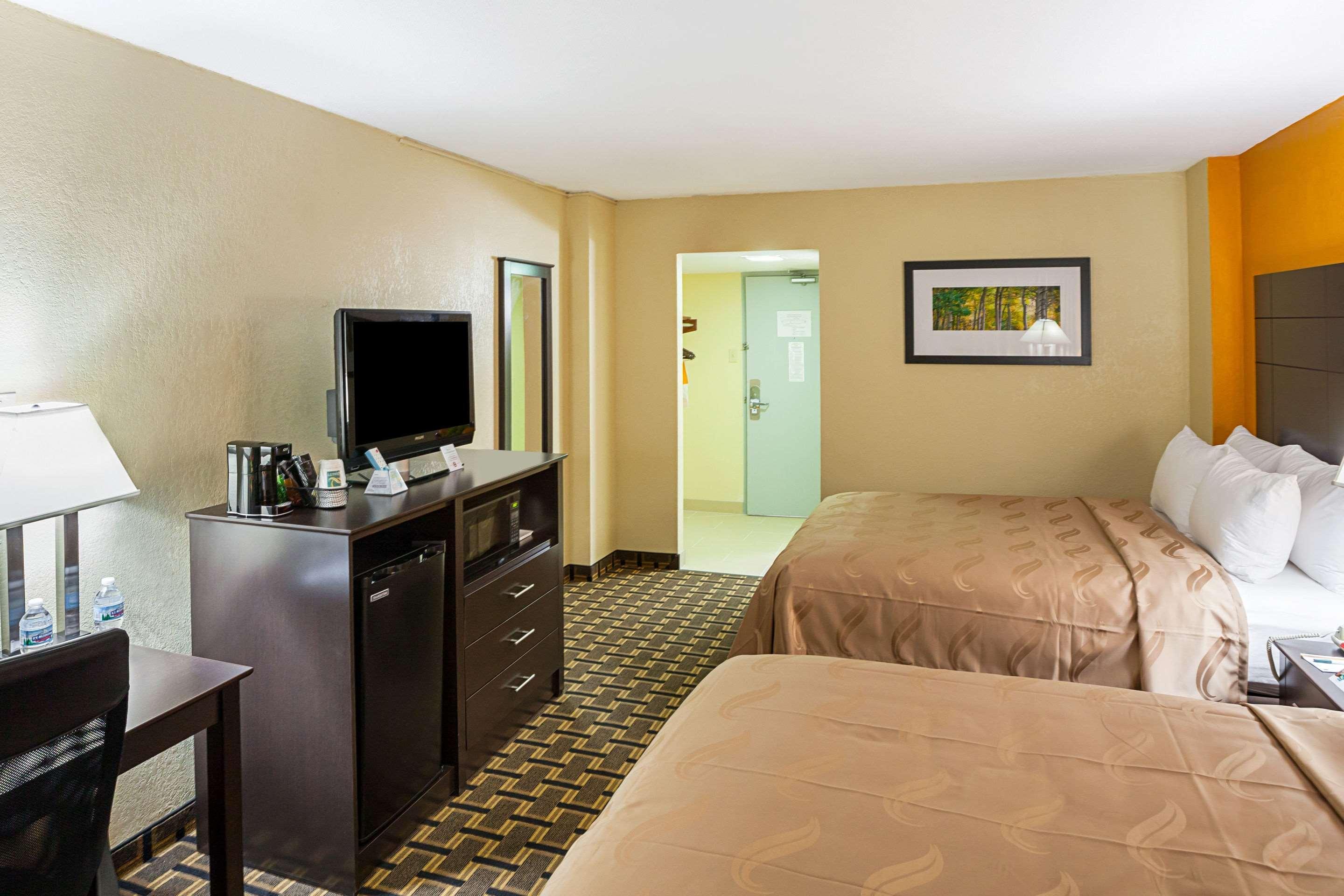 Quality Inn & Suites Cincinnati Exterior foto