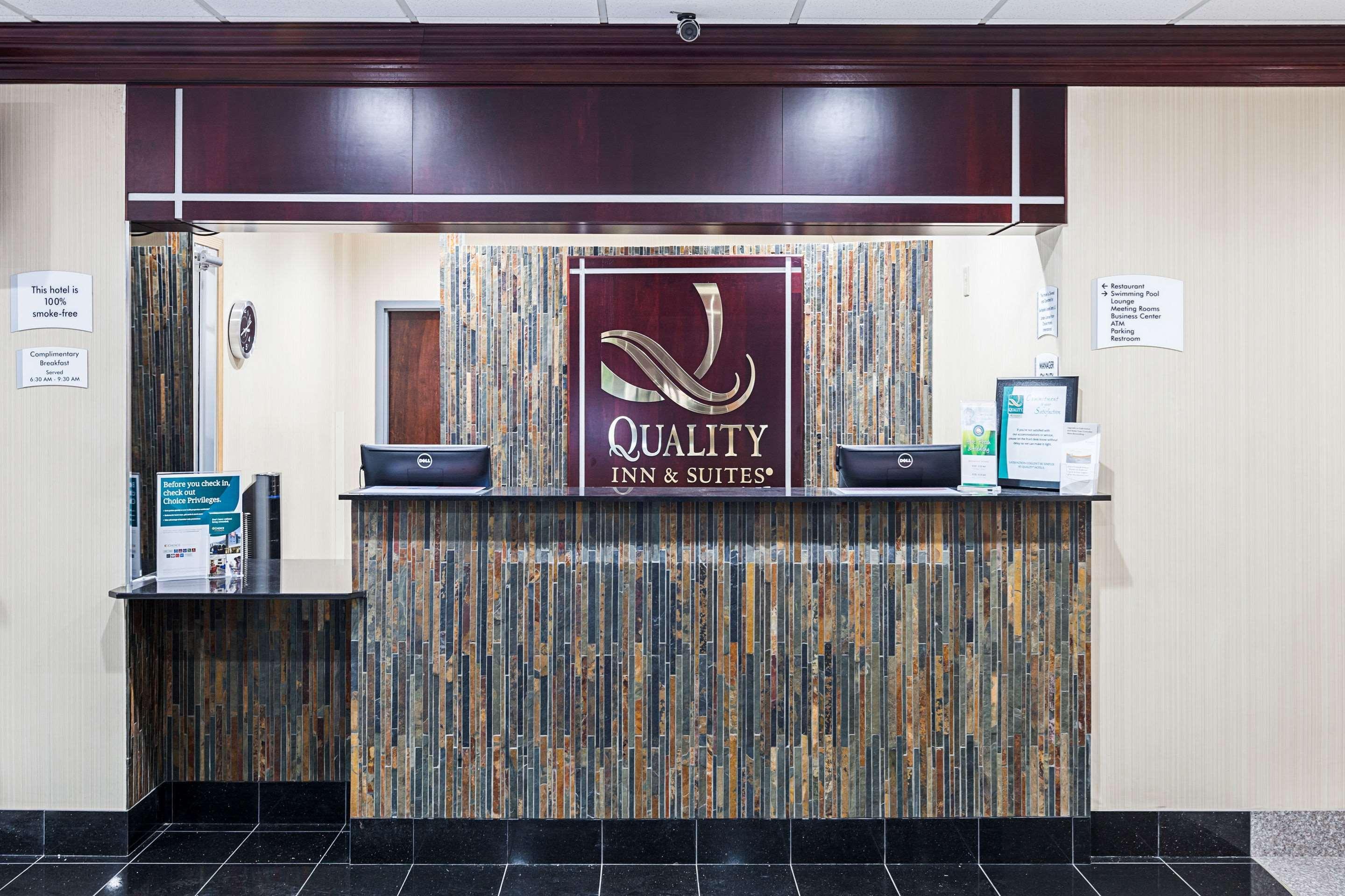 Quality Inn & Suites Cincinnati Exterior foto