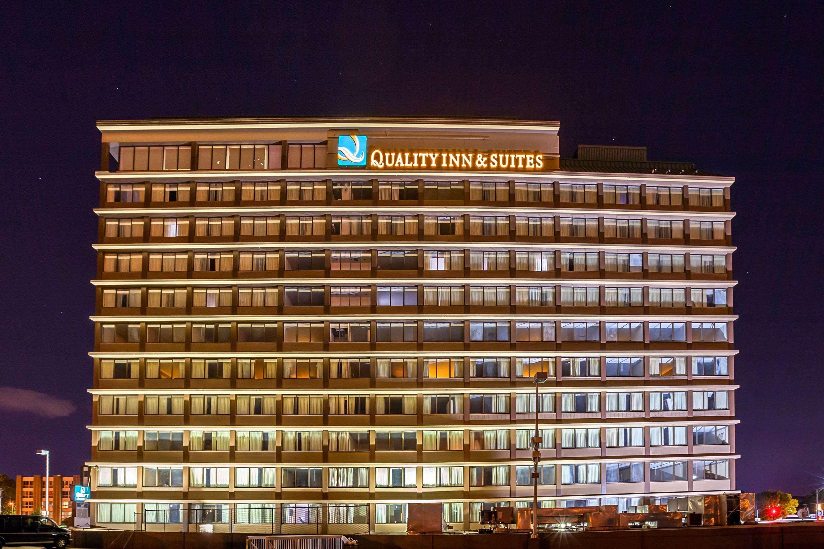 Quality Inn & Suites Cincinnati Exterior foto