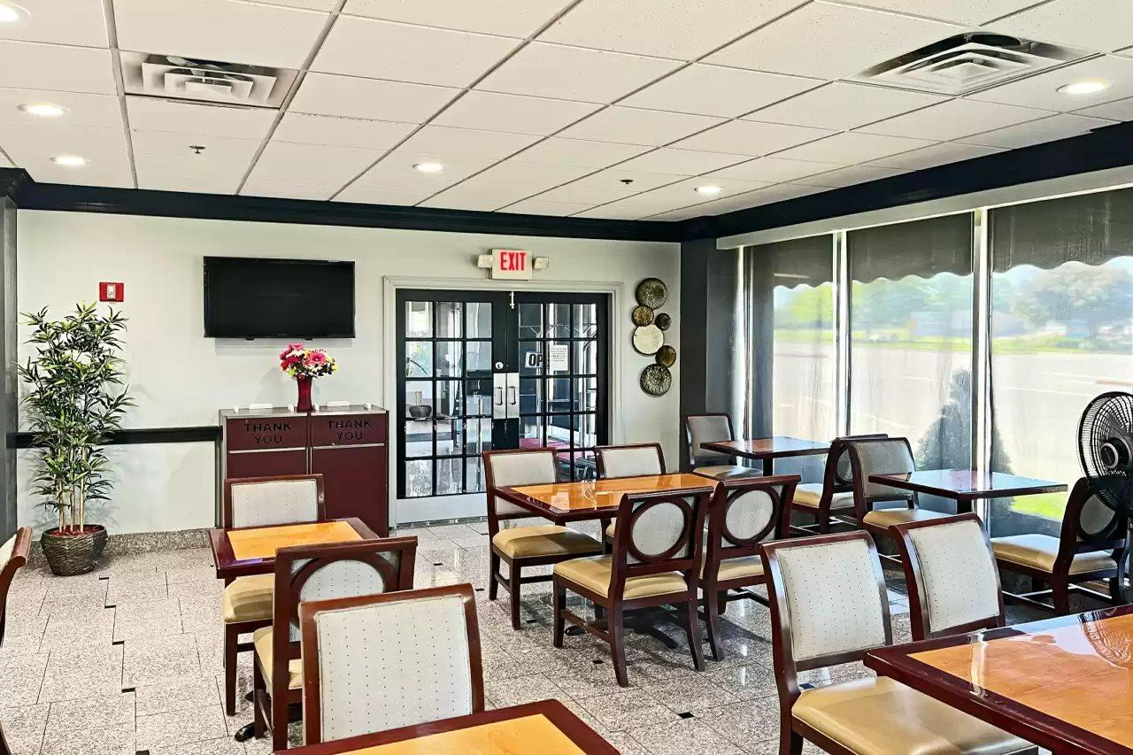 Quality Inn & Suites Cincinnati Exterior foto